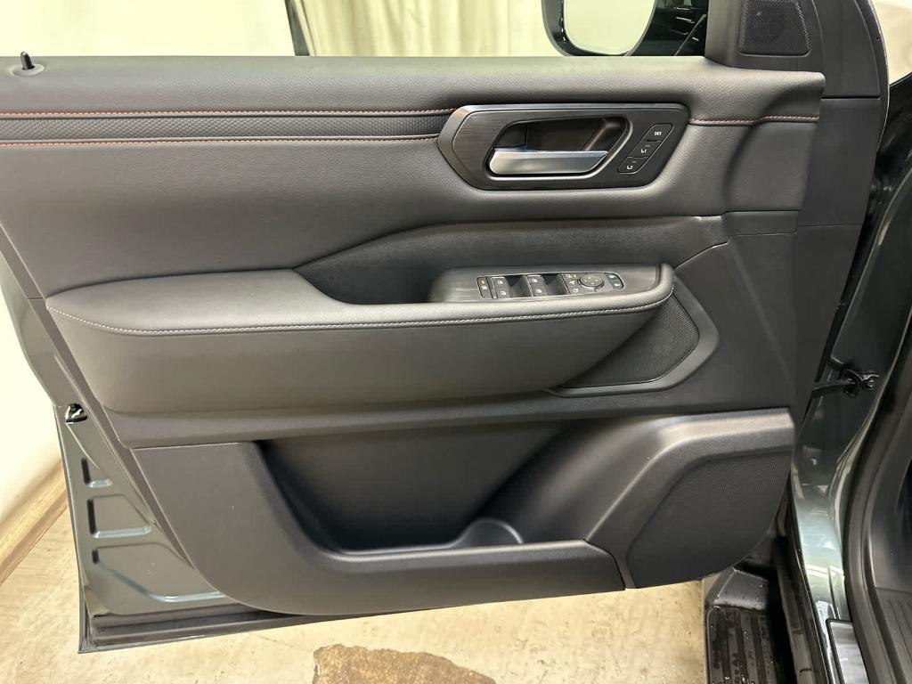 new 2025 Nissan Armada car, priced at $76,190