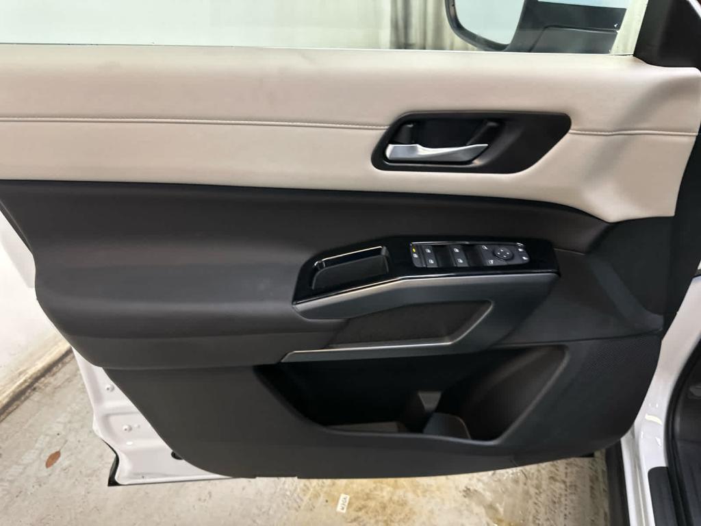 new 2025 Nissan Pathfinder car, priced at $44,882