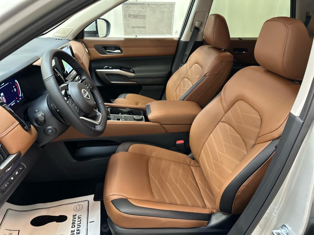 new 2025 Nissan Pathfinder car, priced at $50,622
