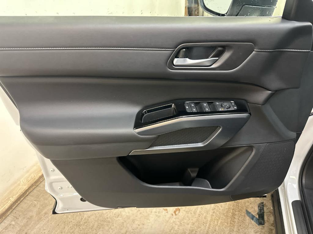 new 2026 Nissan Pathfinder car, priced at $48,452