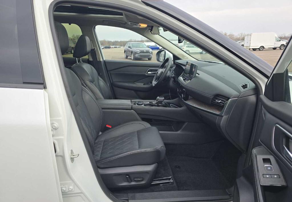 used 2025 Nissan Rogue car, priced at $35,788