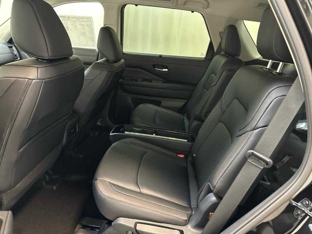 new 2025 Nissan Pathfinder car, priced at $47,703