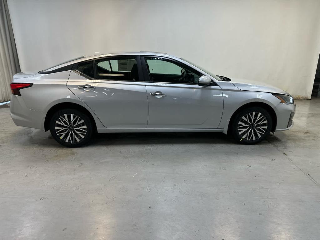 new 2025 Nissan Altima car, priced at $31,622