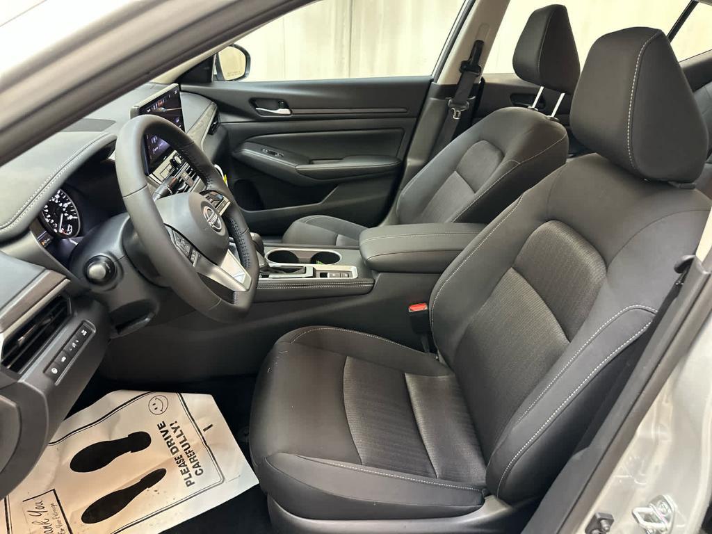 new 2025 Nissan Altima car, priced at $31,622