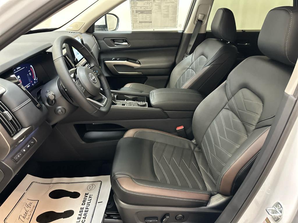 new 2025 Nissan Pathfinder car, priced at $53,521