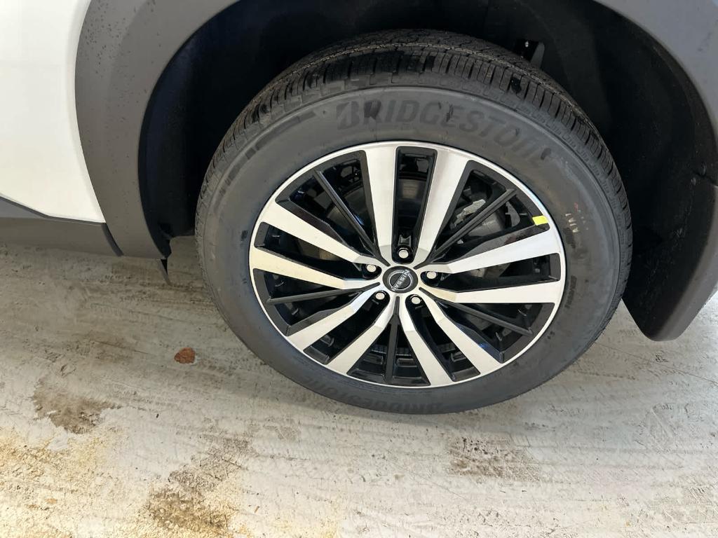 new 2025 Nissan Pathfinder car, priced at $53,521