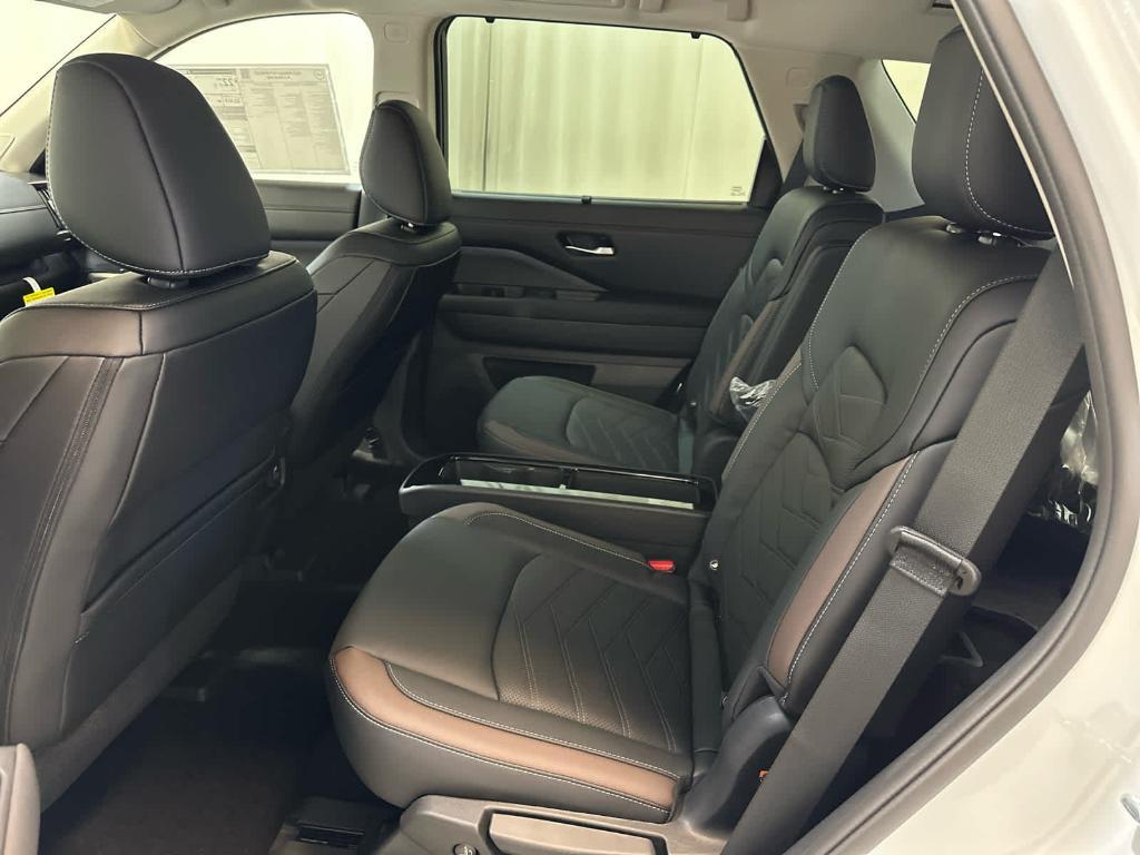 new 2025 Nissan Pathfinder car, priced at $53,521