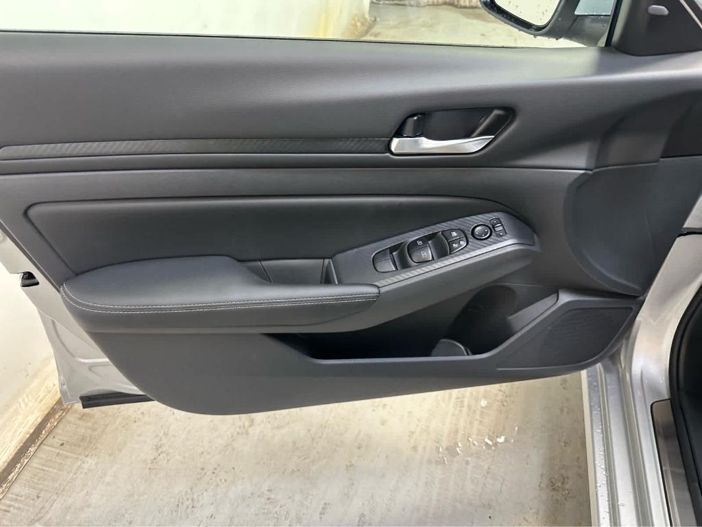 new 2025 Nissan Altima car, priced at $30,445