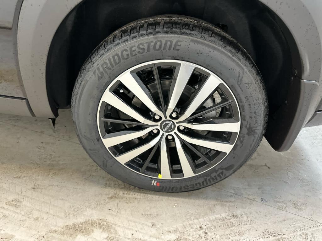 new 2025 Nissan Pathfinder car, priced at $53,135