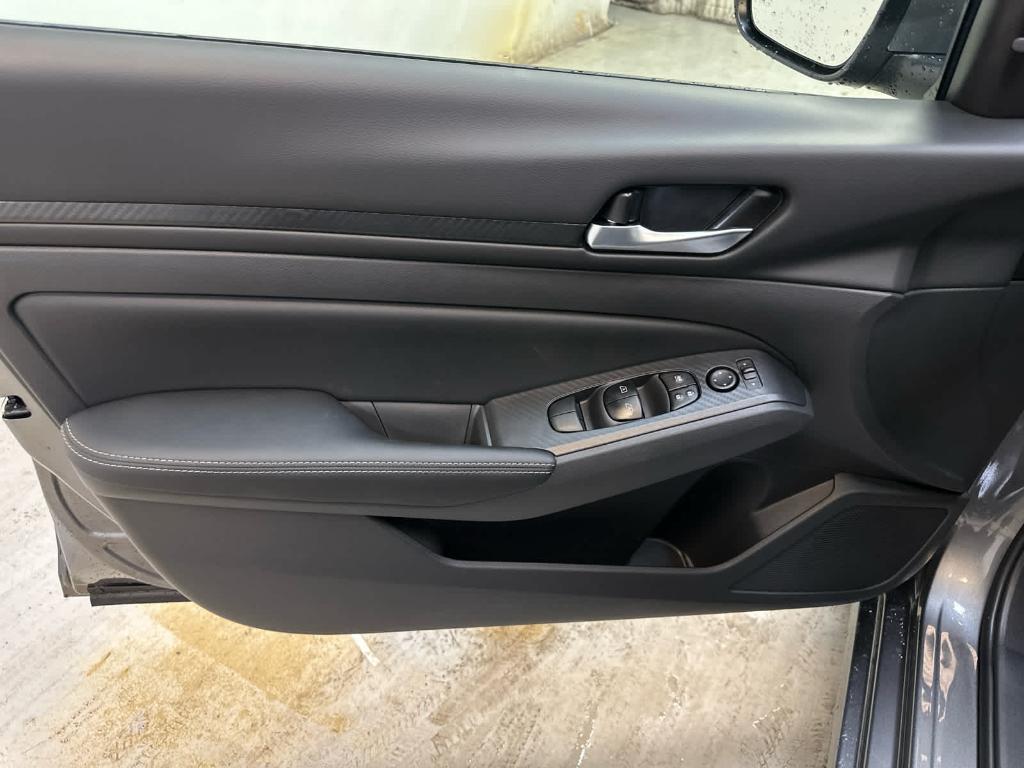 new 2025 Nissan Altima car, priced at $31,622