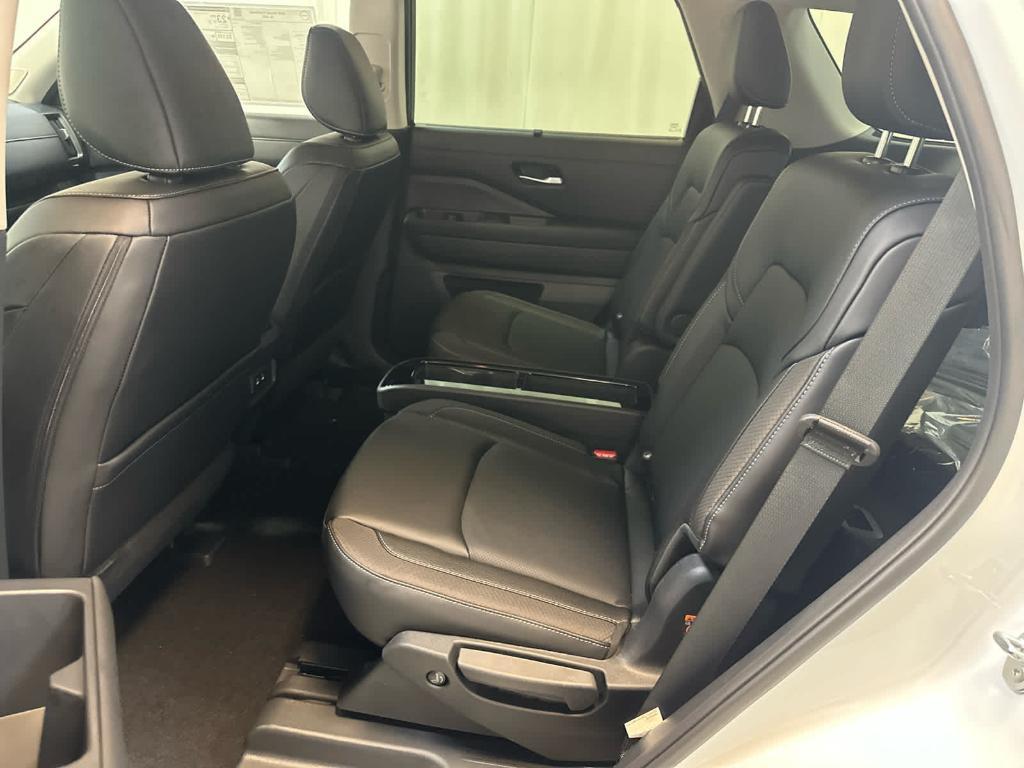 new 2026 Nissan Pathfinder car, priced at $48,452