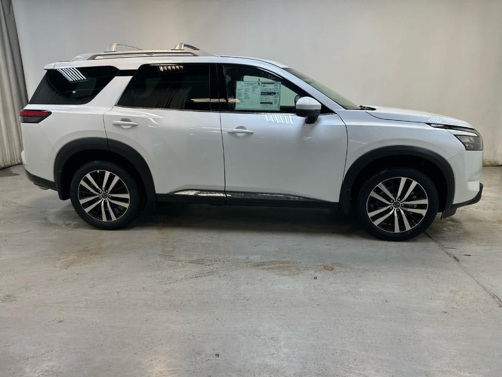 new 2025 Nissan Pathfinder car, priced at $51,822