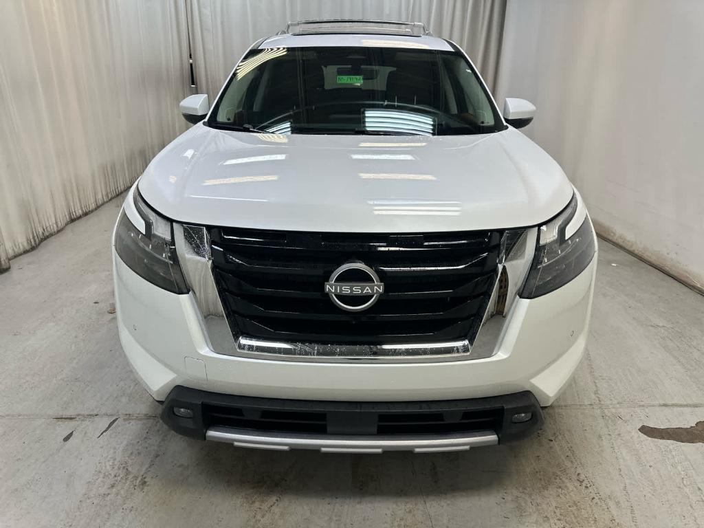 new 2025 Nissan Pathfinder car, priced at $51,822