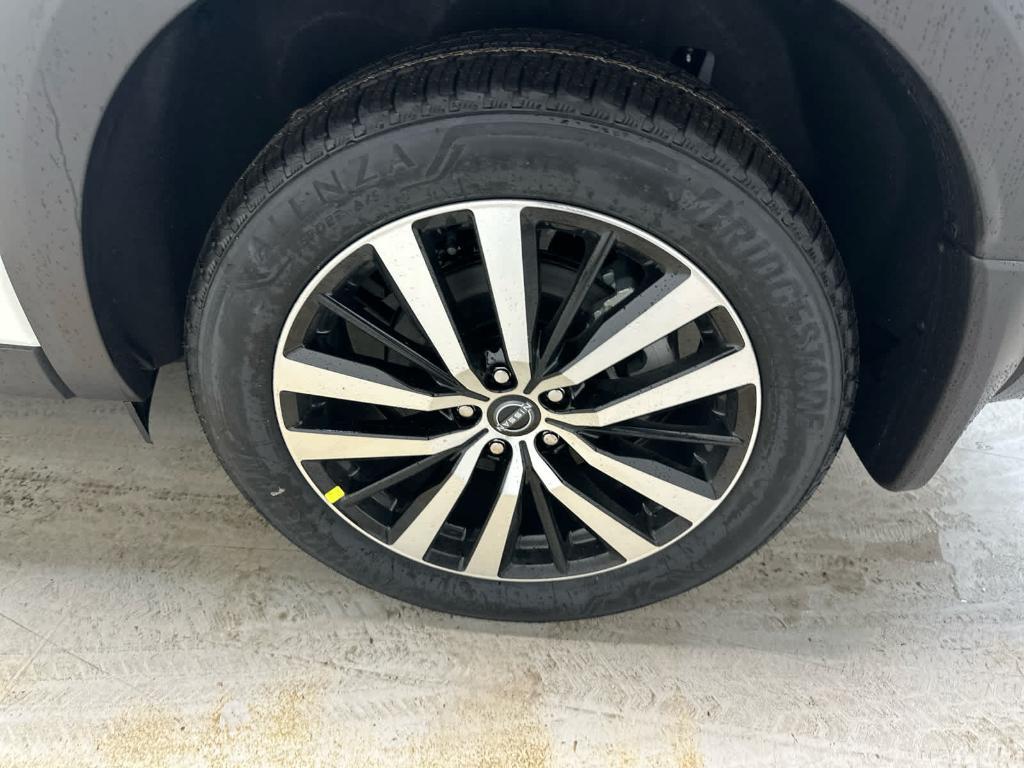 new 2025 Nissan Pathfinder car, priced at $51,822