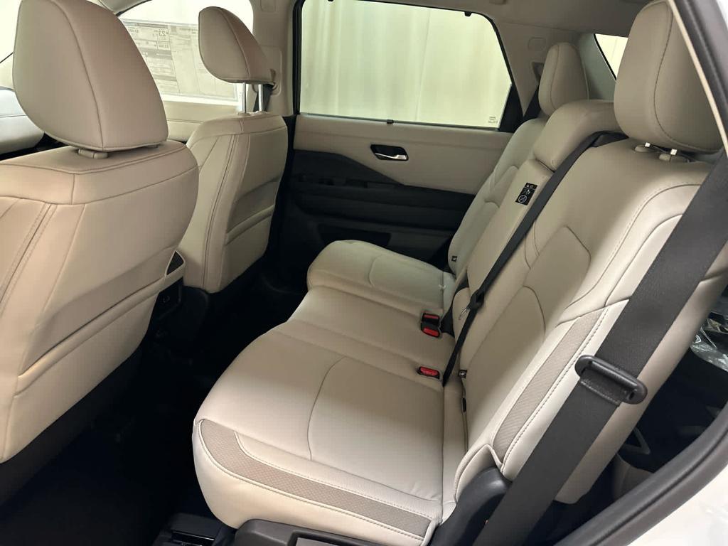 new 2025 Nissan Pathfinder car, priced at $44,486