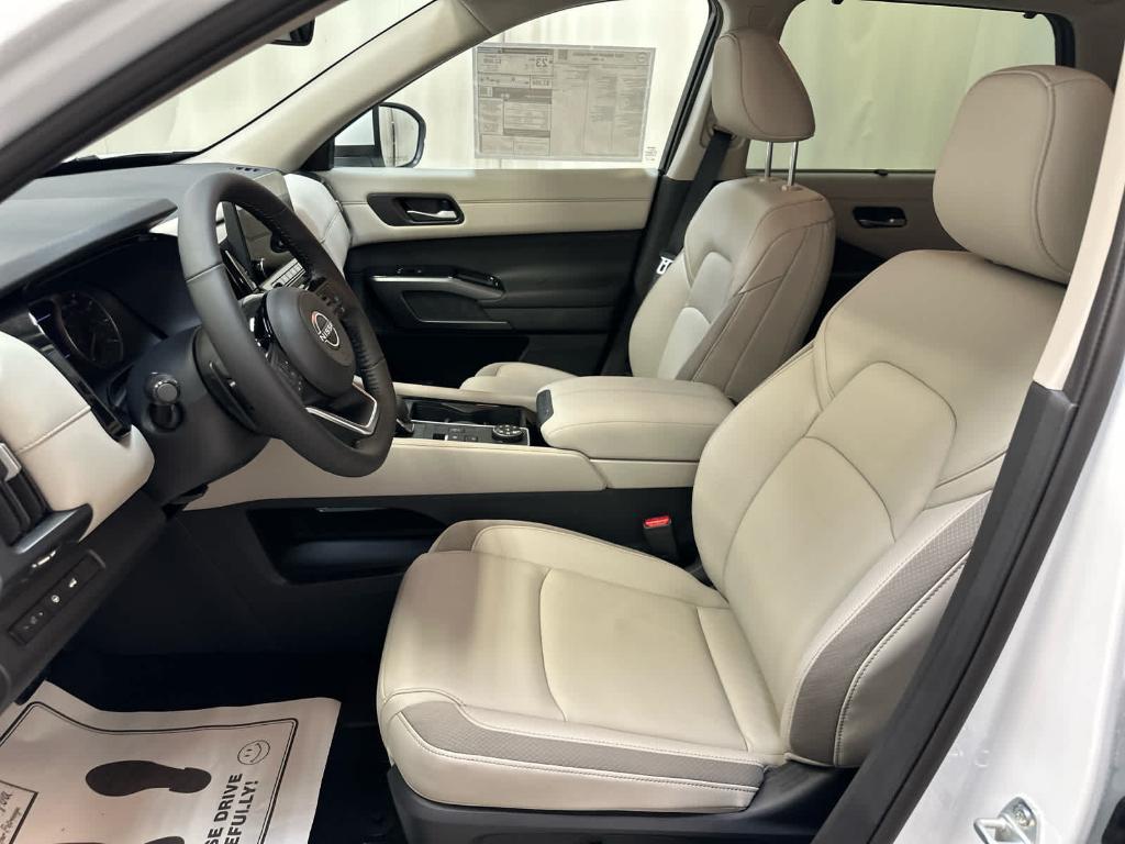 new 2025 Nissan Pathfinder car, priced at $44,486