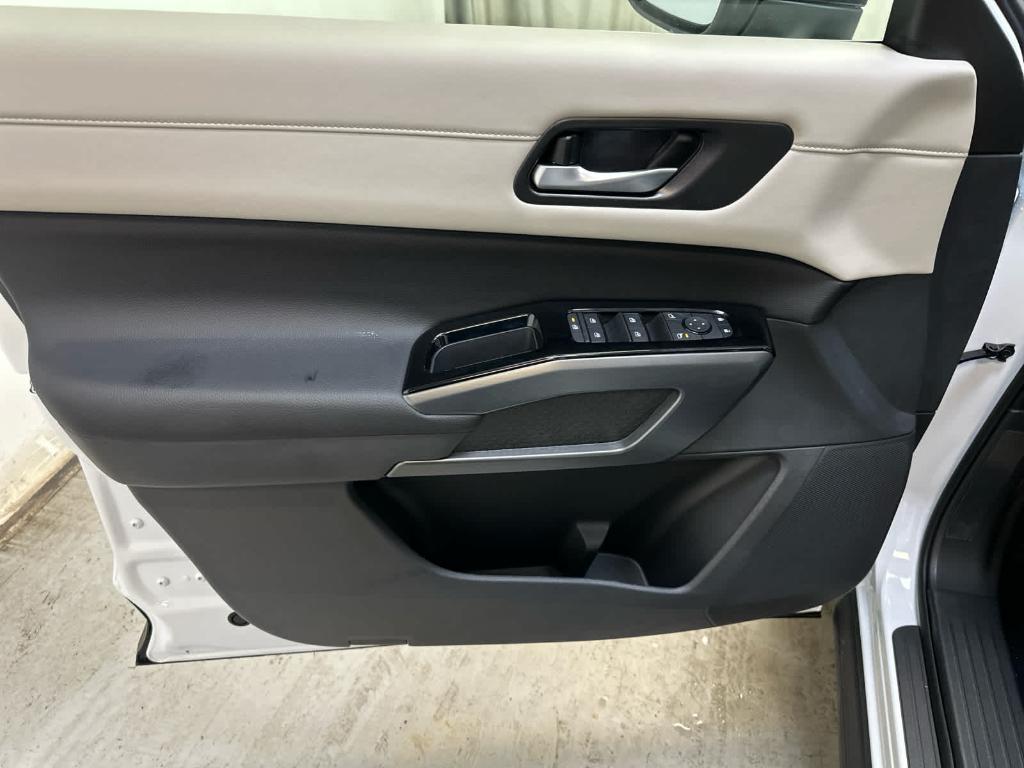 new 2025 Nissan Pathfinder car, priced at $44,486