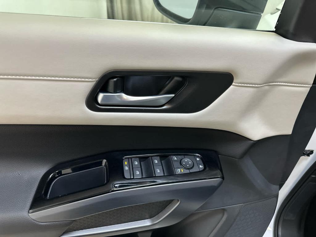 new 2025 Nissan Pathfinder car, priced at $44,486