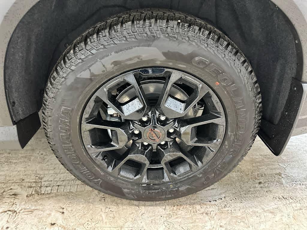 new 2025 Nissan Armada car, priced at $76,055