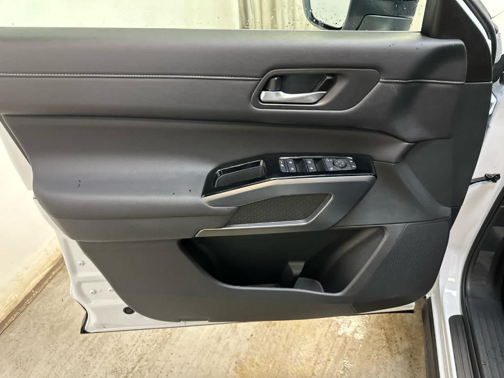 new 2026 Nissan Pathfinder car, priced at $48,502