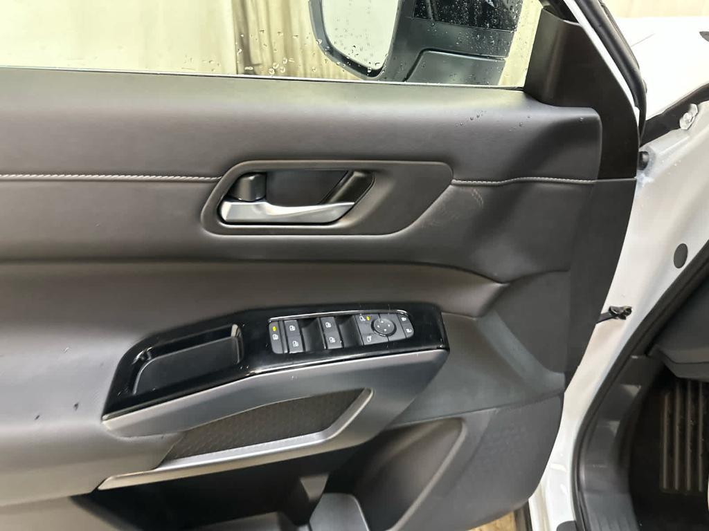 new 2026 Nissan Pathfinder car, priced at $48,502