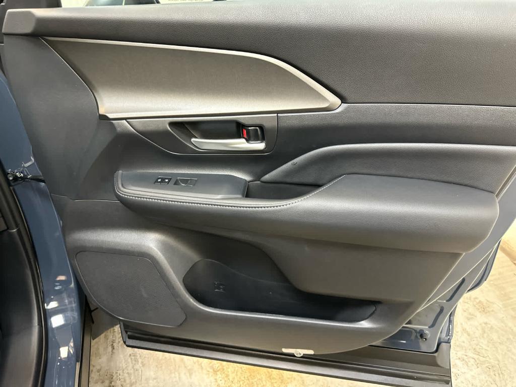 used 2025 Toyota Grand Highlander car, priced at $44,993