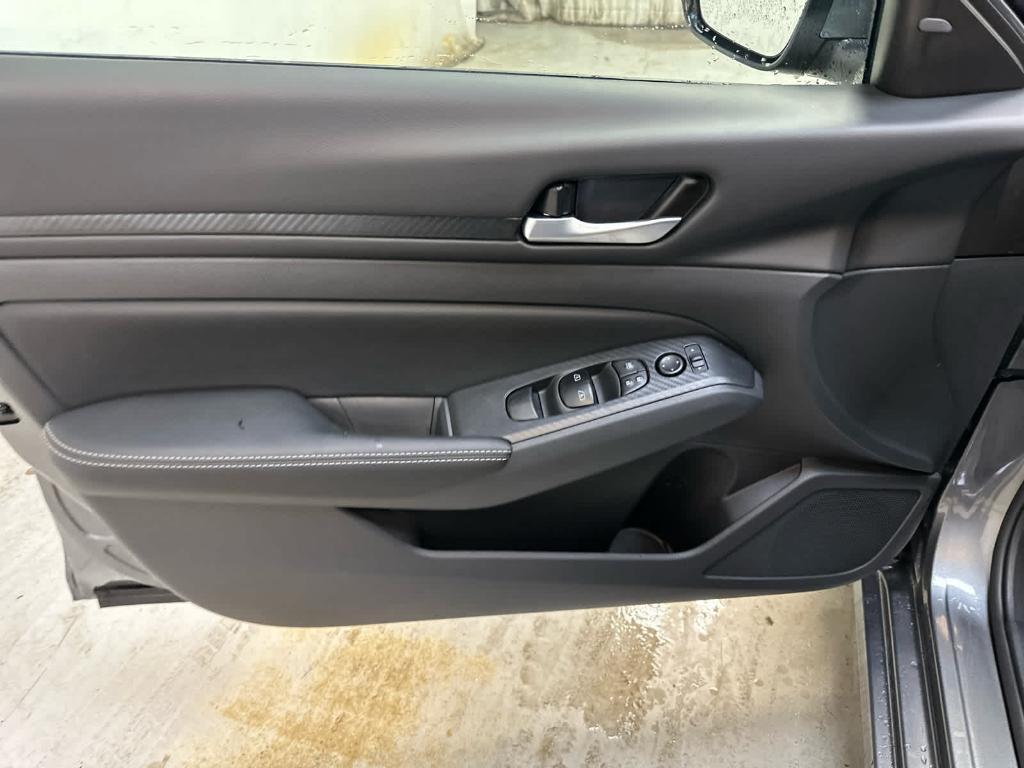 new 2025 Nissan Altima car, priced at $31,622