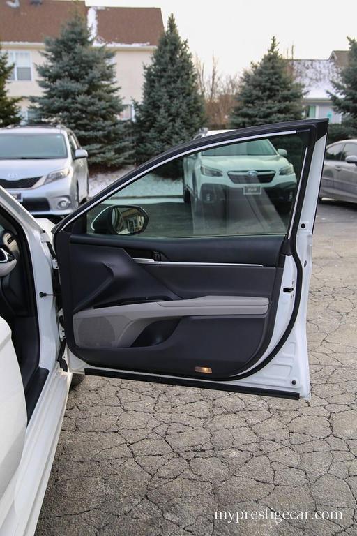 used 2018 Toyota Camry Hybrid car, priced at $17,854