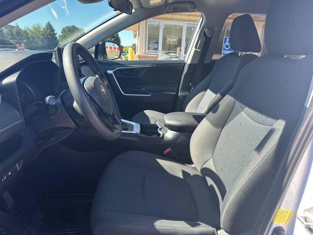 2019 Super White Toyota RAV4