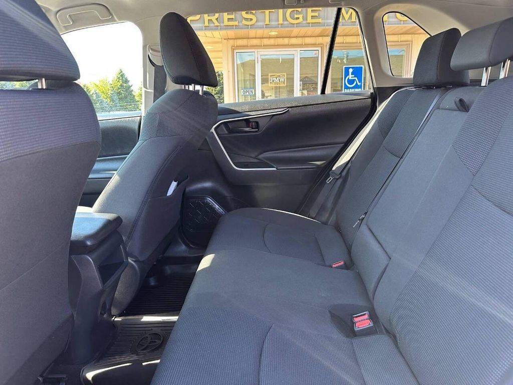 2019 Super White Toyota RAV4