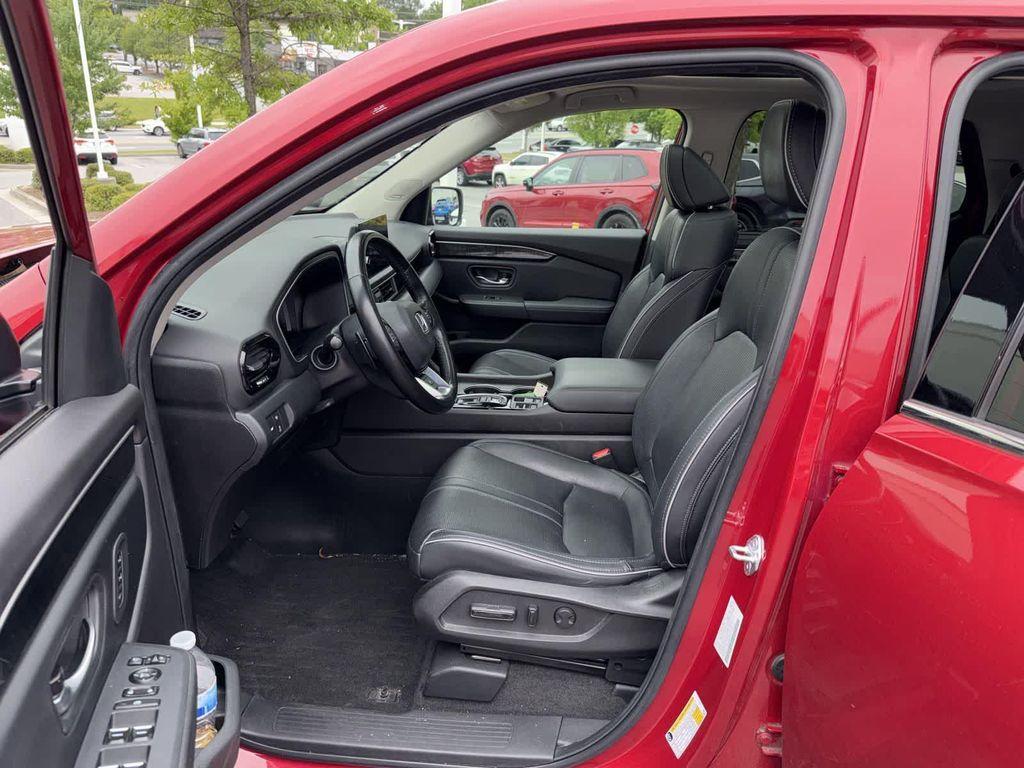 used 2023 Honda Pilot car, priced at $39,689