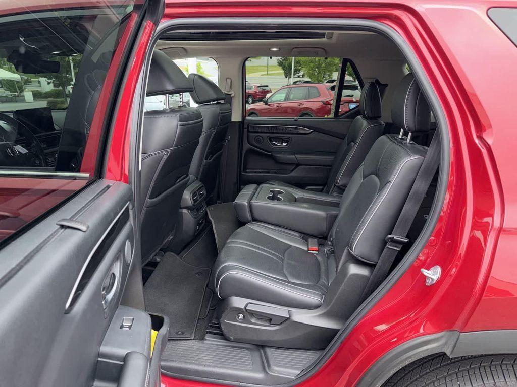 used 2023 Honda Pilot car, priced at $39,689