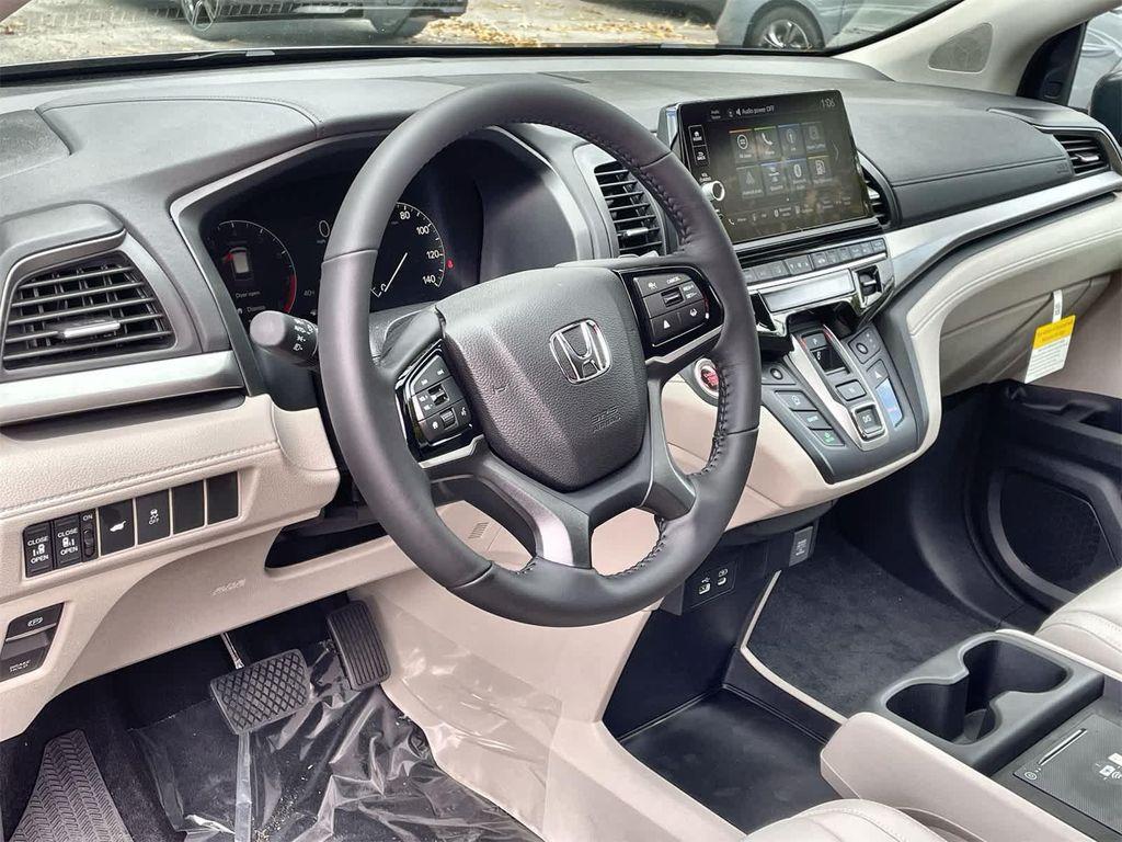 new 2026 Honda Odyssey car, priced at $44,290