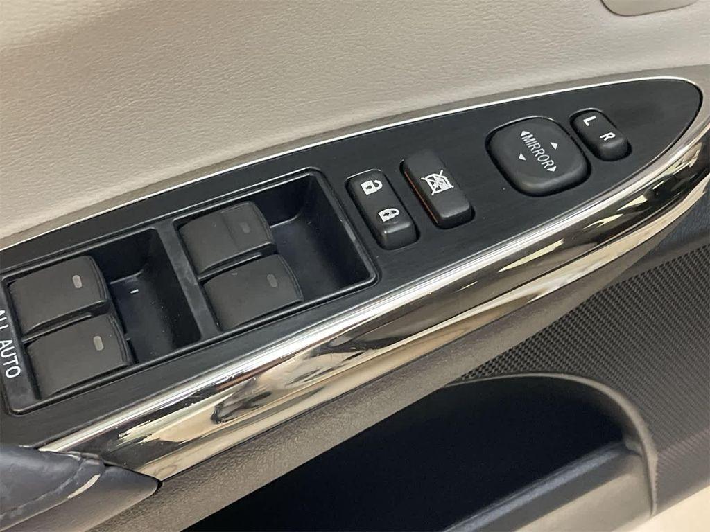 used 2014 Toyota Avalon Hybrid car, priced at $16,200