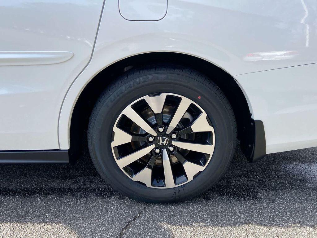 new 2026 Honda Odyssey car, priced at $45,442