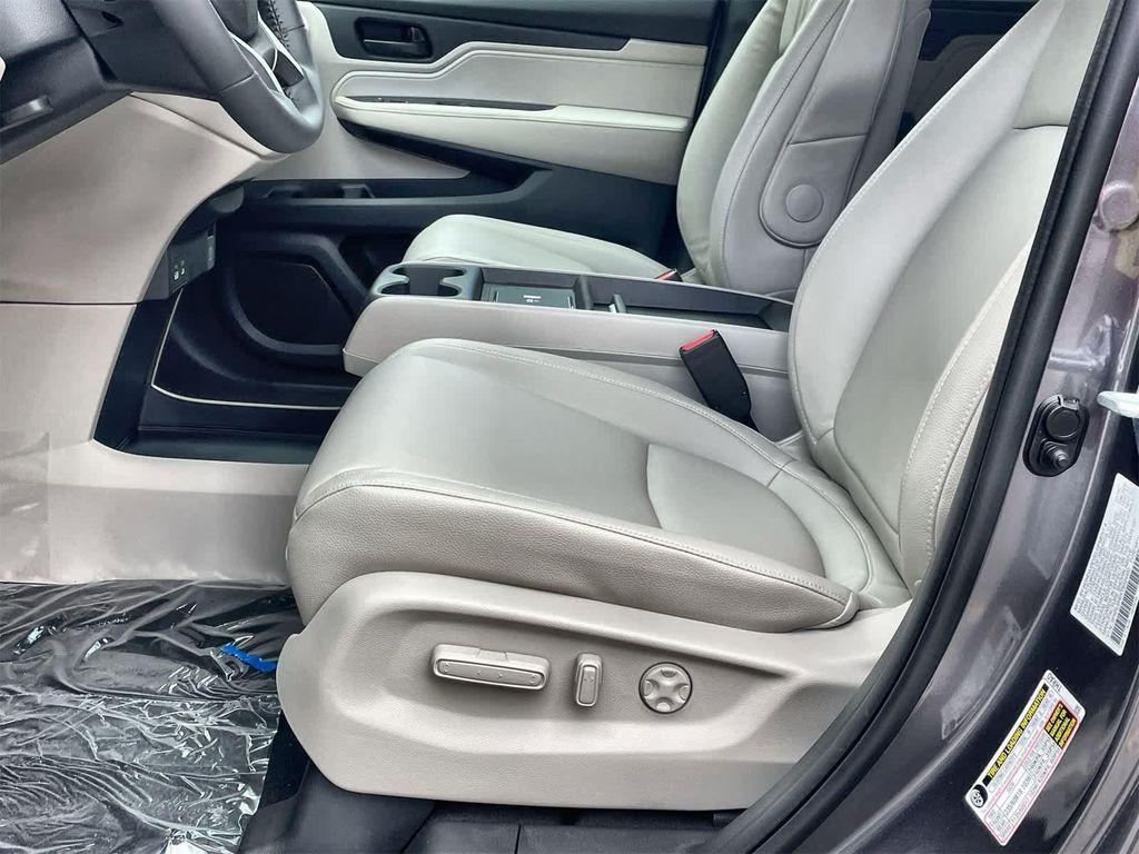 new 2026 Honda Odyssey car, priced at $44,290