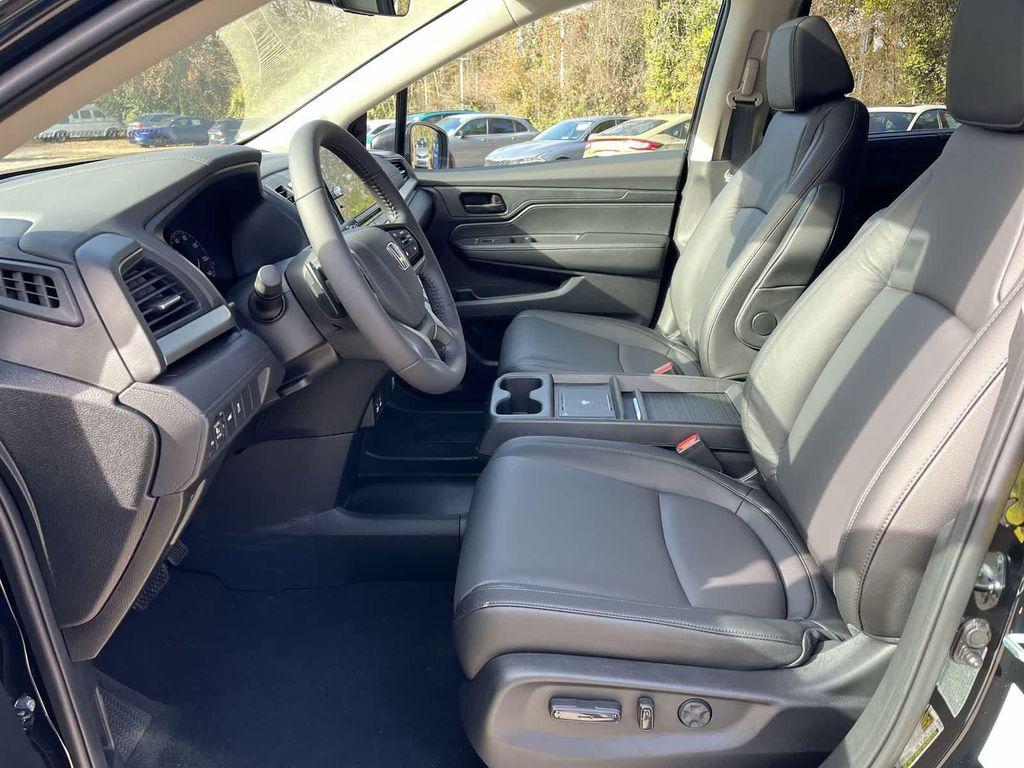 new 2026 Honda Odyssey car, priced at $45,685