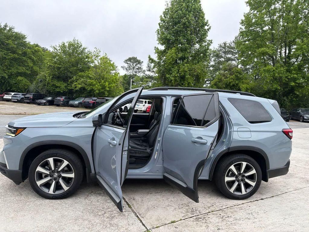 used 2023 Honda Pilot car, priced at $41,076