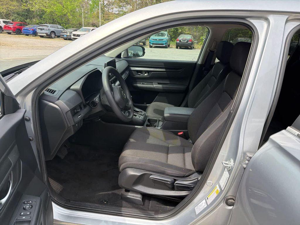 used 2025 Honda CR-V car, priced at $29,086