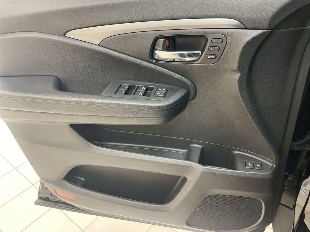 used 2022 Honda Pilot car, priced at $28,700