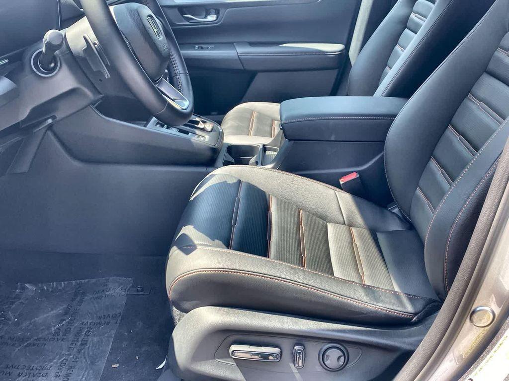 new 2026 Honda CR-V Hybrid car, priced at $41,675