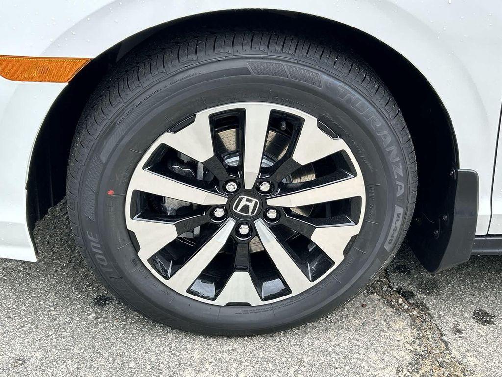new 2026 Honda Odyssey car, priced at $45,943
