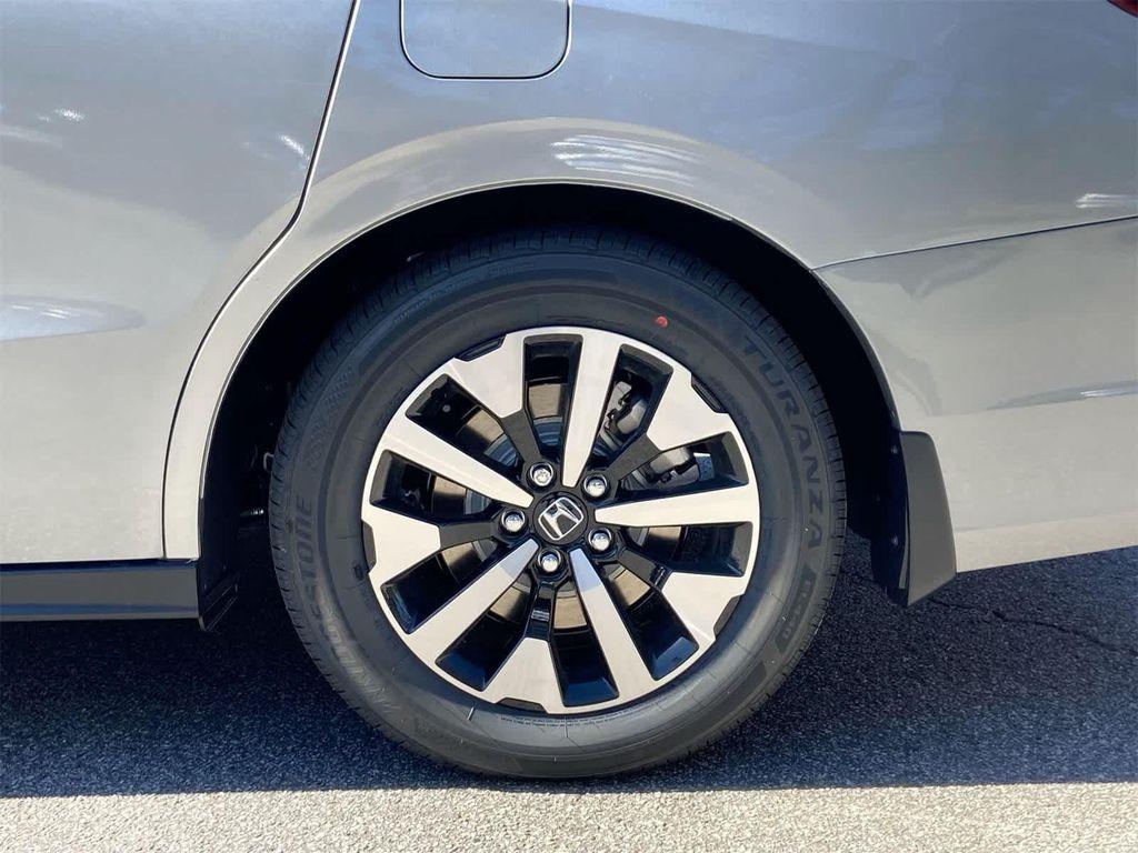 new 2026 Honda Odyssey car, priced at $44,290