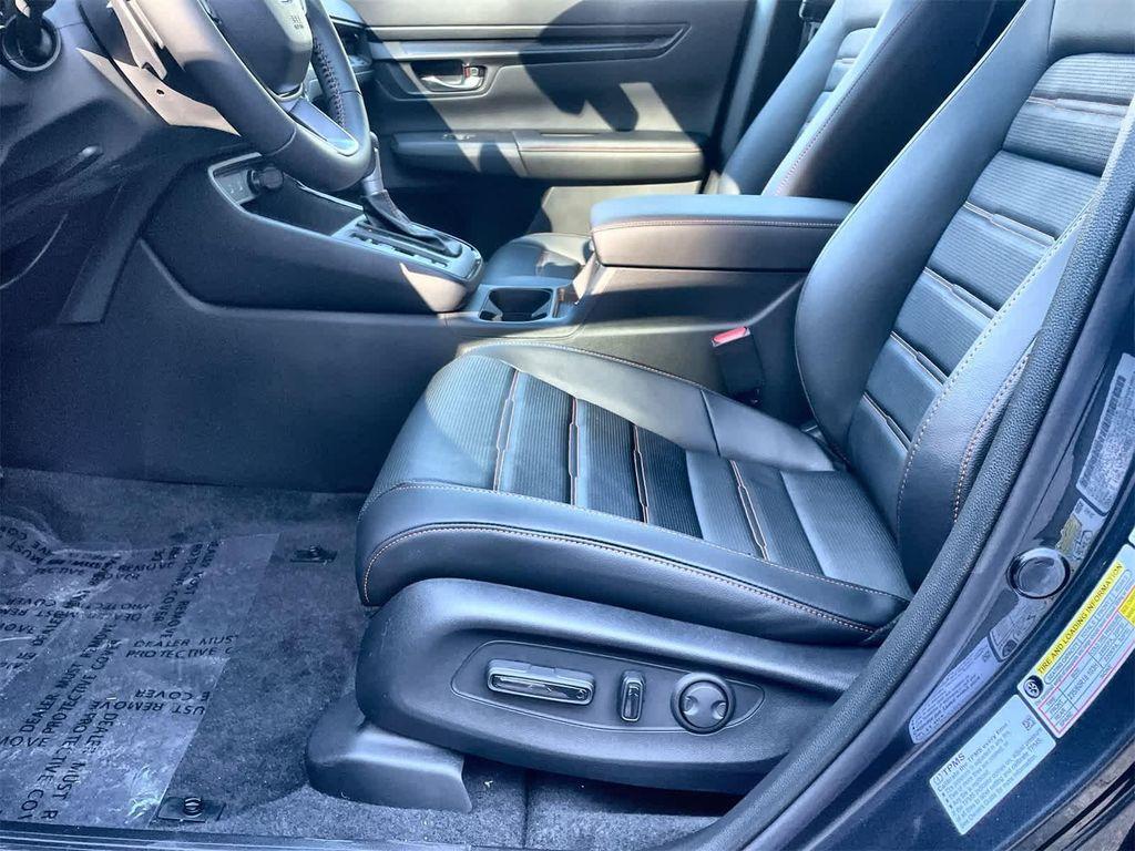 new 2026 Honda CR-V Hybrid car, priced at $40,175