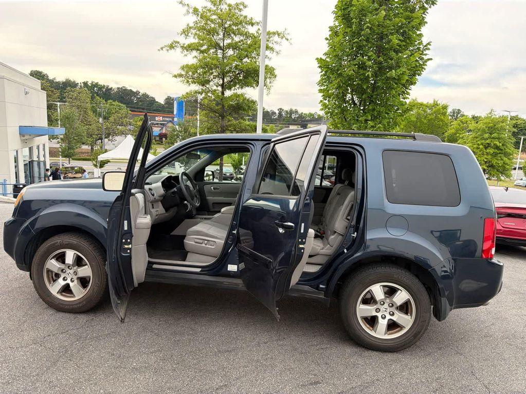 used 2011 Honda Pilot car, priced at $10,555