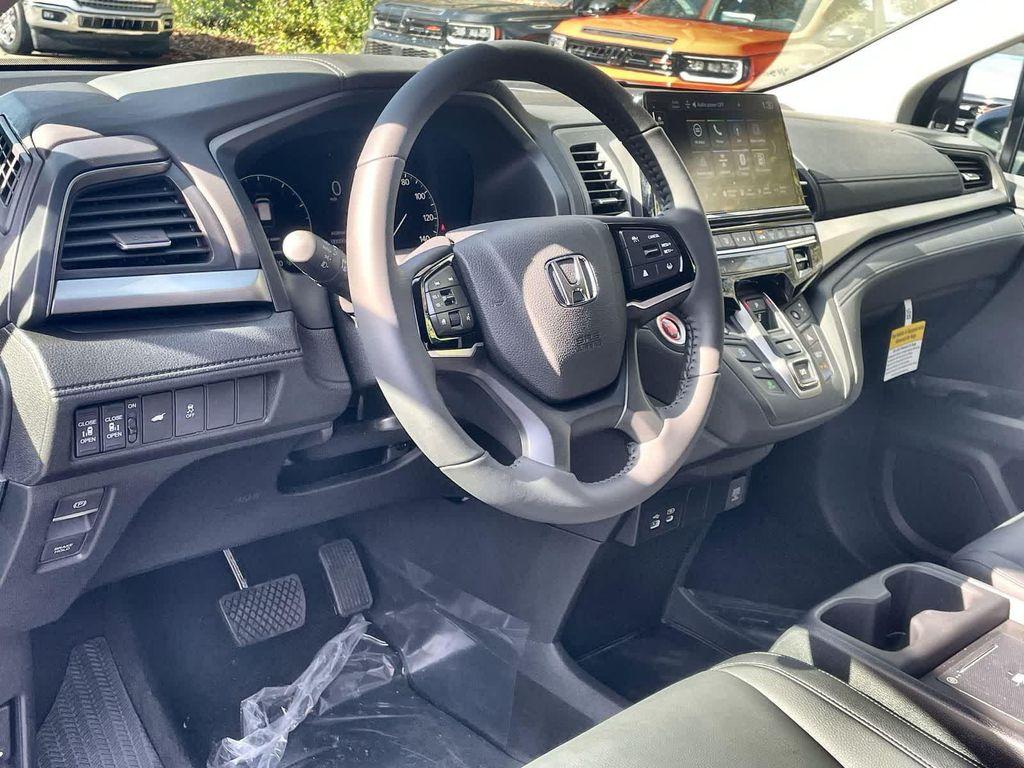 new 2026 Honda Odyssey car, priced at $45,582