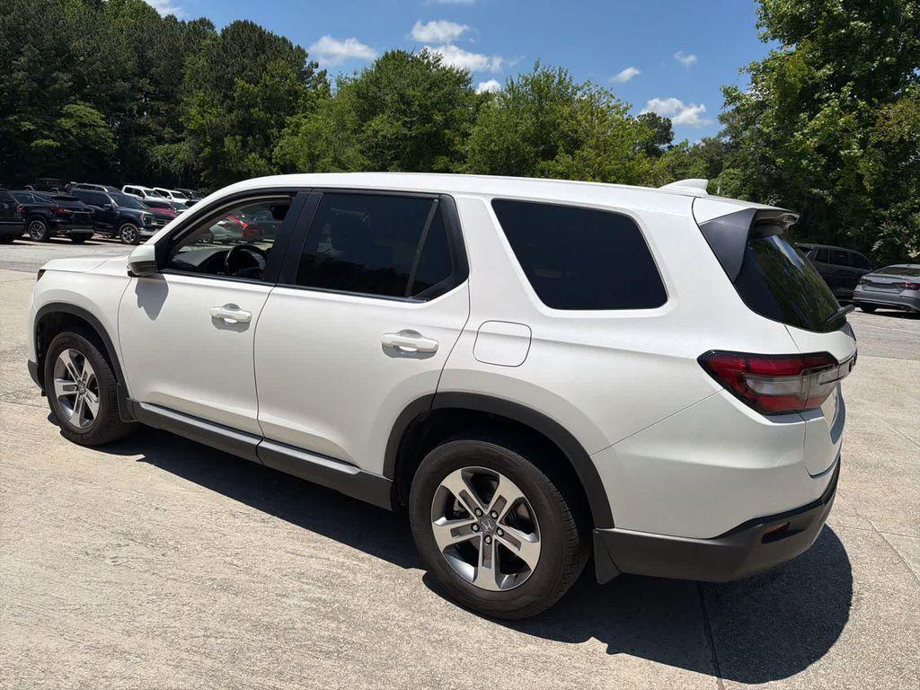 used 2025 Honda Pilot car, priced at $41,642
