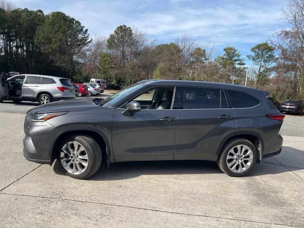 used 2022 Toyota Highlander car, priced at $33,219