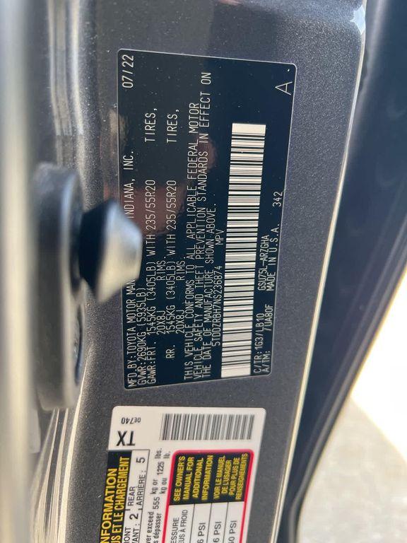 used 2022 Toyota Highlander car, priced at $33,219