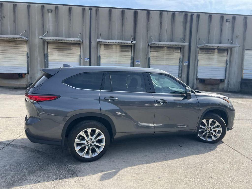 used 2022 Toyota Highlander car, priced at $33,219
